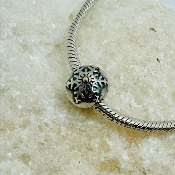 EUC Pandora 791232 Sterling Silver & 14k Gold Winter Wonderland Snowflake Clip